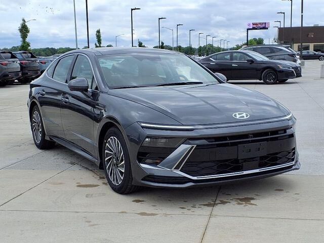 2025 Hyundai SONATA Hybrid Limited