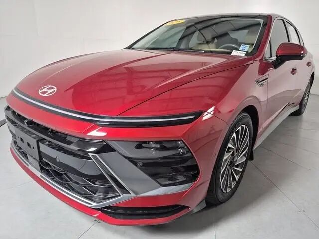 2025 Hyundai SONATA Hybrid Limited — photo 1 of 13