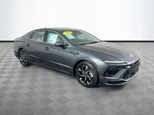 2025 Hyundai SONATA SEL — photo 1 of 13
