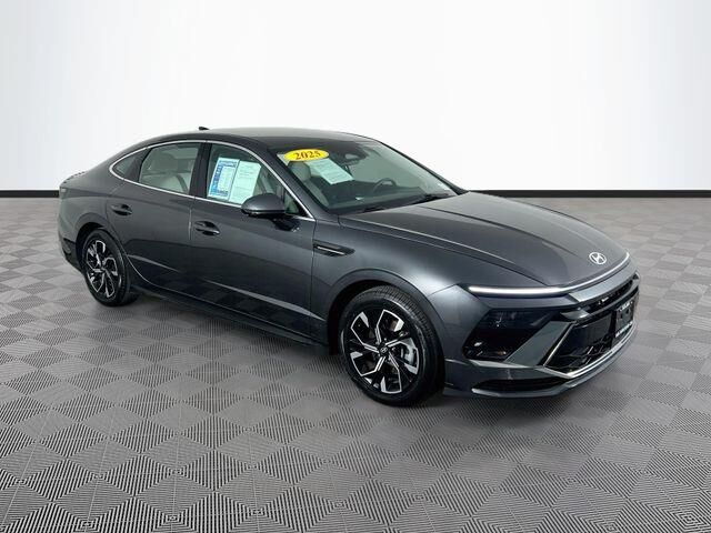 2025 Hyundai SONATA SEL — photo 1 of 1