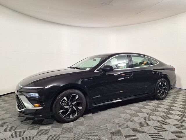 2025 Hyundai Sonata SEL — photo 1 of 13