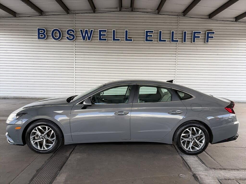 2023 Hyundai SONATA SEL — photo 1 of 1