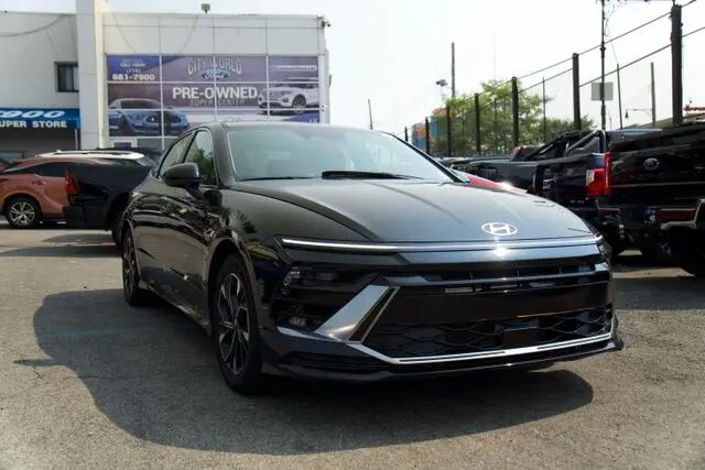 2025 Hyundai SONATA SEL — photo 1 of 13