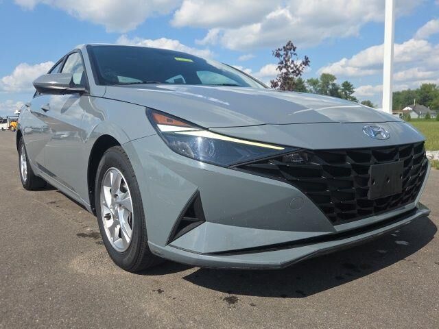 2021 Hyundai ELANTRA SE