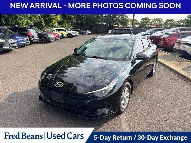 2023 Hyundai ELANTRA SE