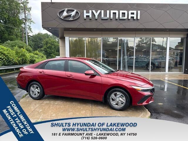 2024 Hyundai ELANTRA SE