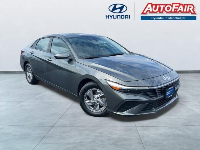 2024 Hyundai ELANTRA SE