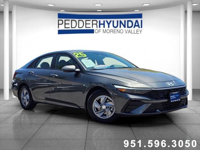 2025 Hyundai ELANTRA SE