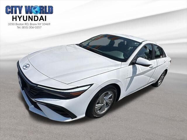 2024 Hyundai ELANTRA SE