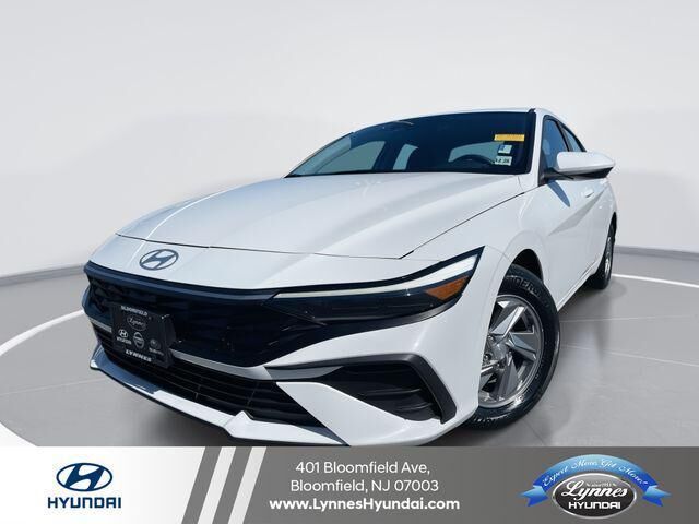 2024 Hyundai ELANTRA SE