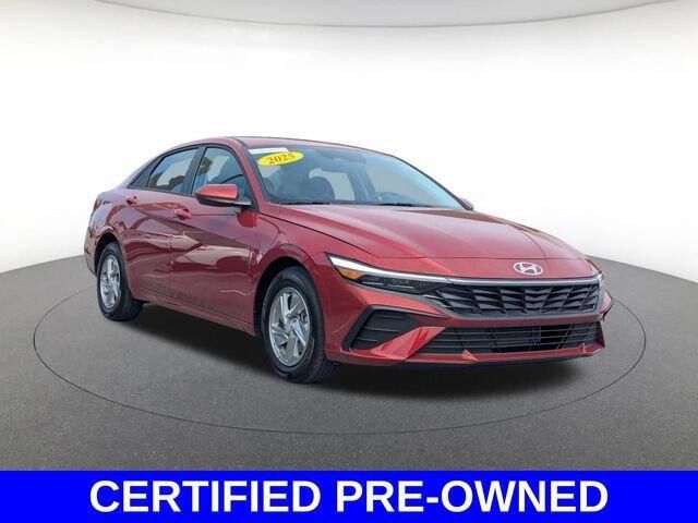 2025 Hyundai ELANTRA SE