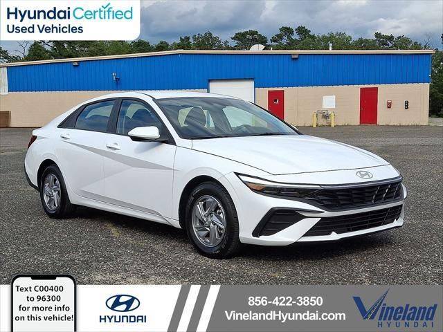 2025 Hyundai ELANTRA SE