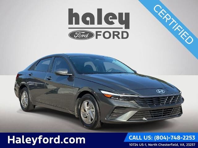 2025 Hyundai ELANTRA SE