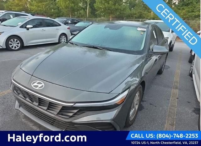 2025 Hyundai ELANTRA SE