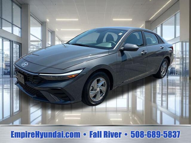 2024 Hyundai ELANTRA SE