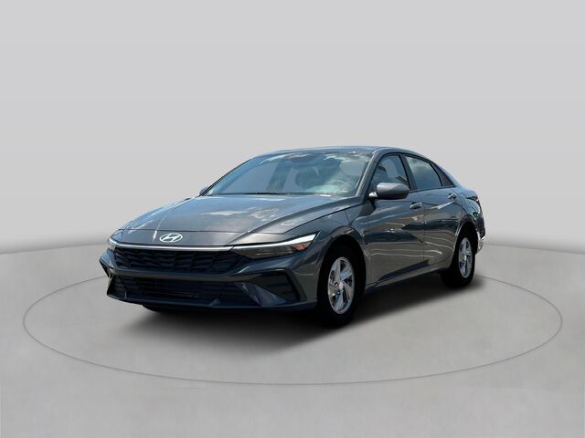 2024 Hyundai ELANTRA SE
