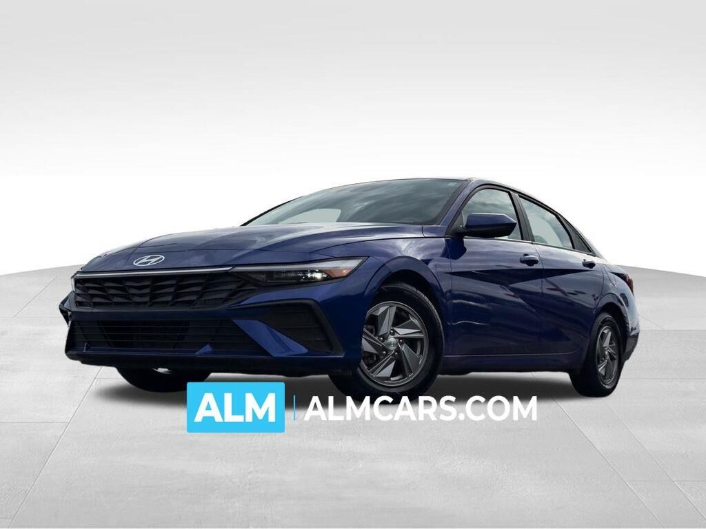 2024 Hyundai ELANTRA SE
