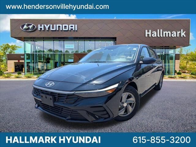 2025 Hyundai ELANTRA SE