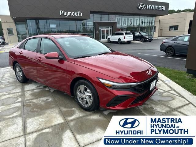 2025 Hyundai ELANTRA SE
