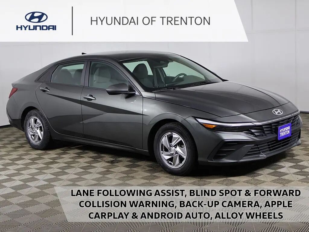 2024 Hyundai ELANTRA SE — photo 1 of 13