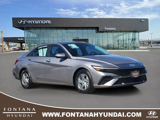 2024 Hyundai ELANTRA SE