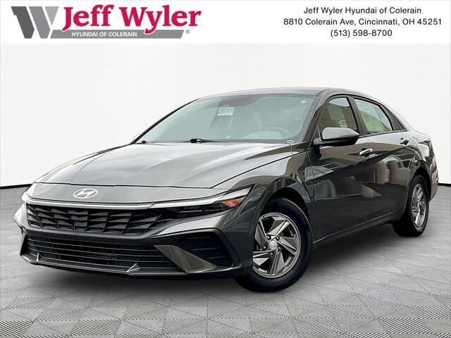 2024 Hyundai ELANTRA SE