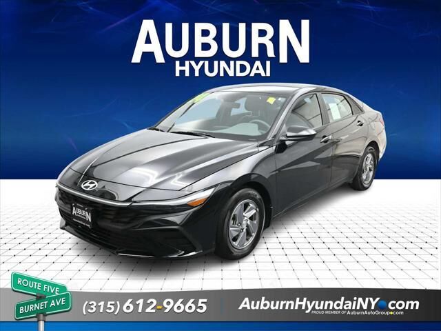 2024 Hyundai ELANTRA SE