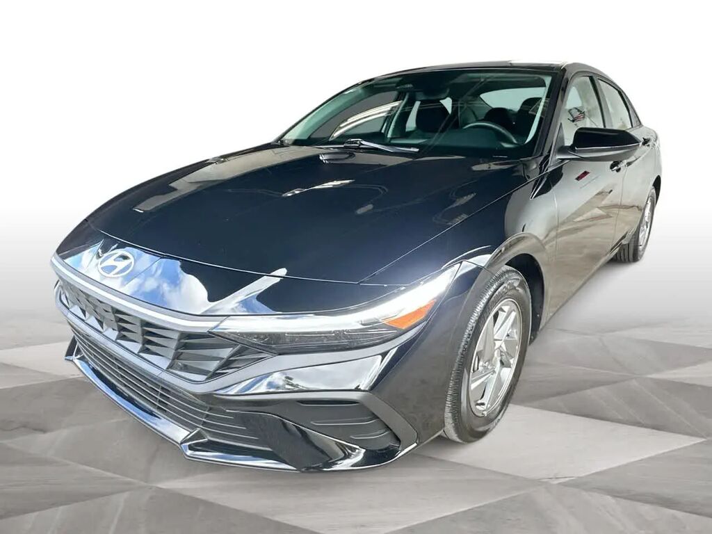 2026 Hyundai ELANTRA SE — photo 1 of 13