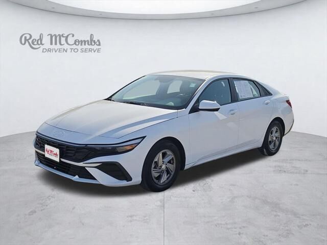 2024 Hyundai ELANTRA SE
