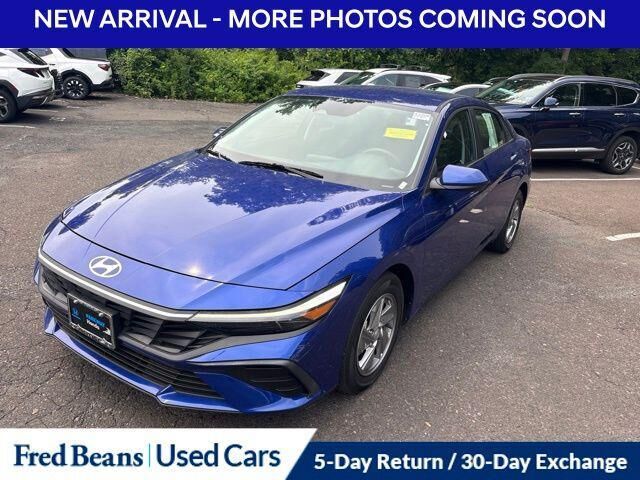 2024 Hyundai ELANTRA SE
