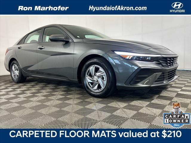 2024 Hyundai ELANTRA SE
