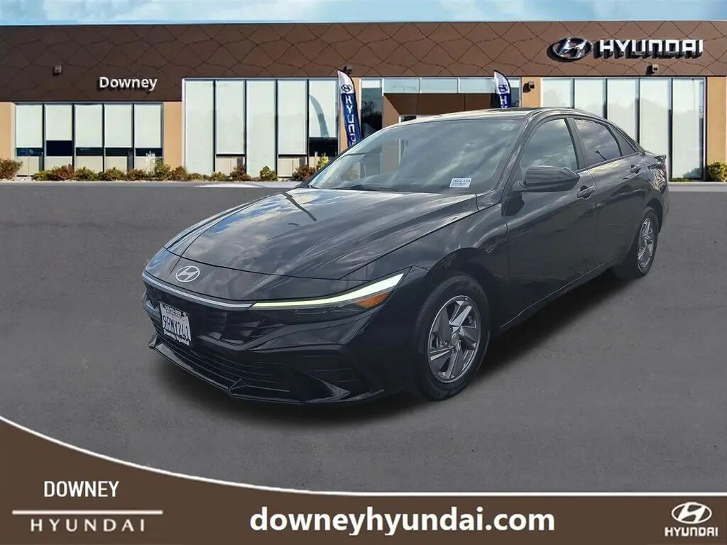2024 Hyundai ELANTRA SE — photo 1 of 13