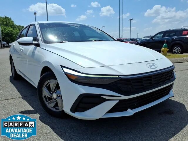 2025 Hyundai ELANTRA SE