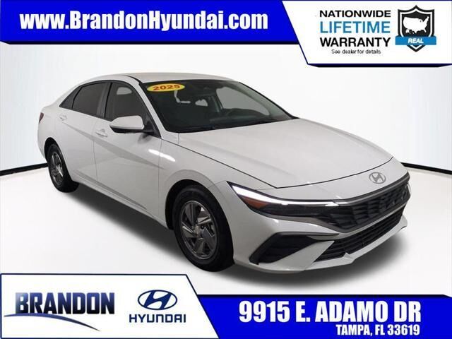 2025 Hyundai ELANTRA SE