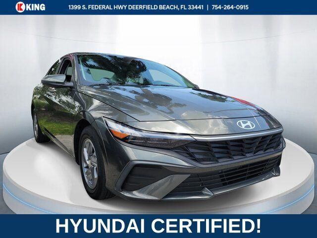 2024 Hyundai ELANTRA SE