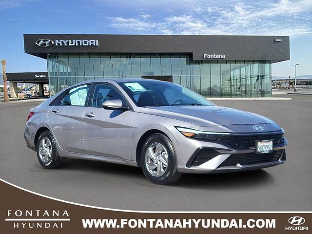 2025 Hyundai ELANTRA SE