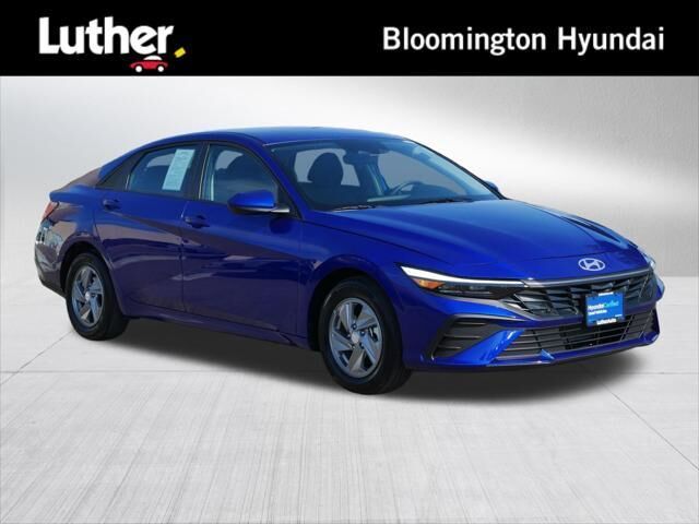 2025 Hyundai ELANTRA SE