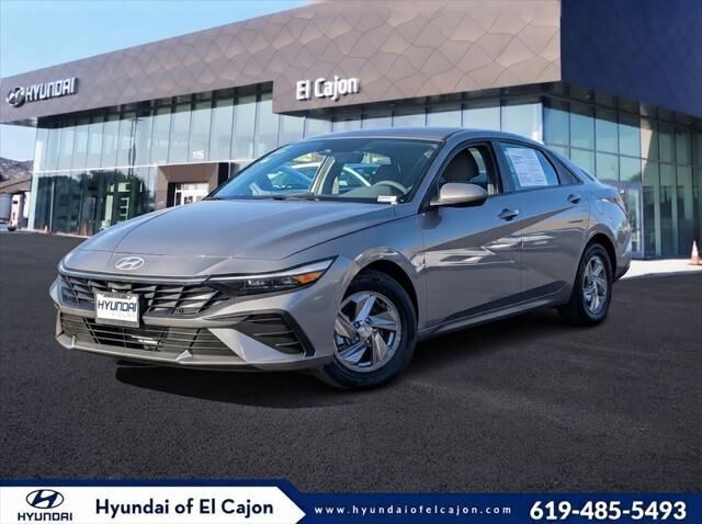 2025 Hyundai ELANTRA SE