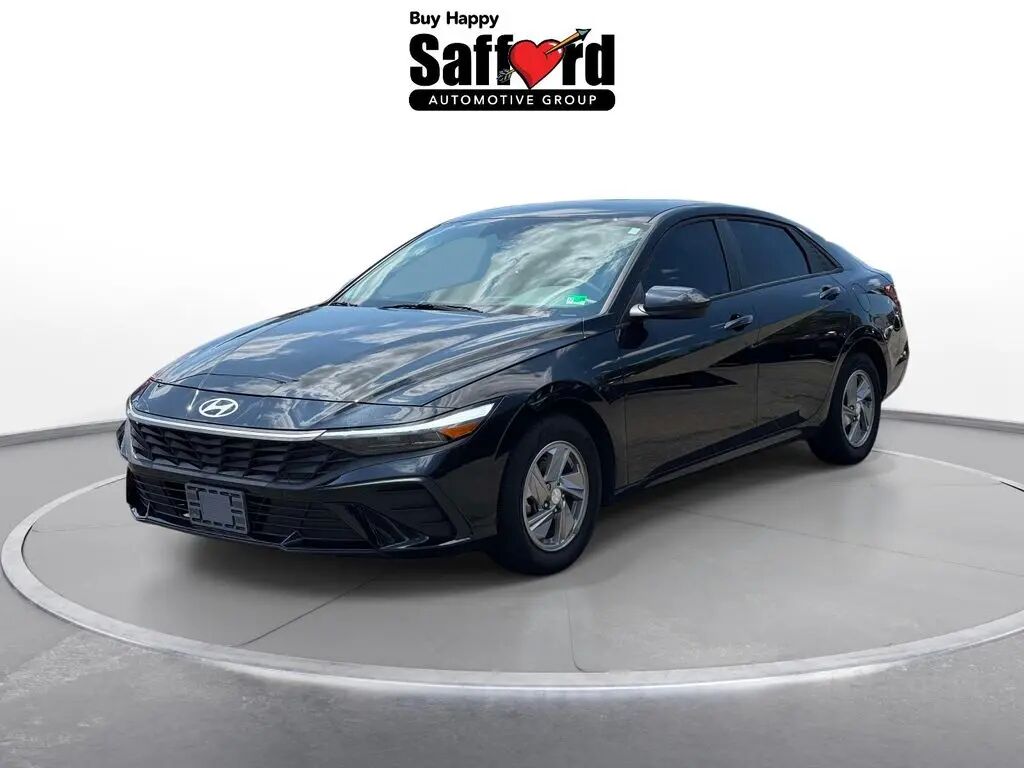 2025 Hyundai ELANTRA SE