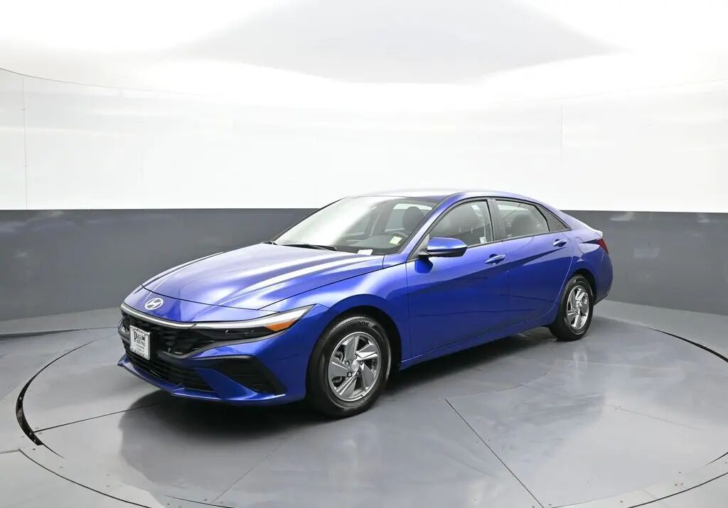 2025 Hyundai ELANTRA SE — photo 1 of 13