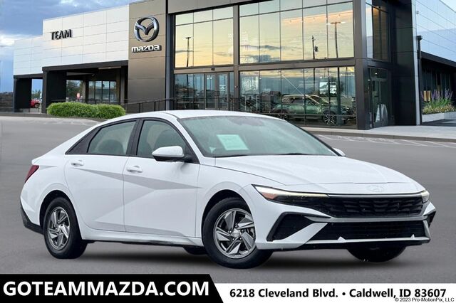 2024 Hyundai ELANTRA SE