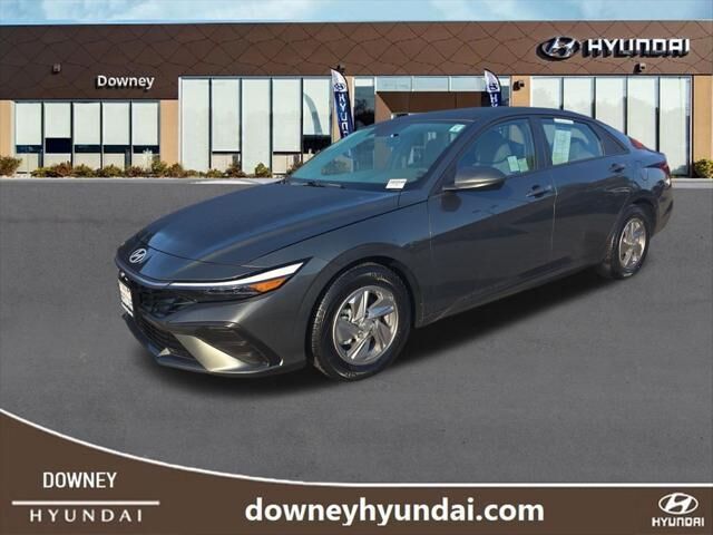2025 Hyundai ELANTRA SE — photo 1 of 13