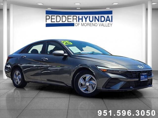 2025 Hyundai ELANTRA SE
