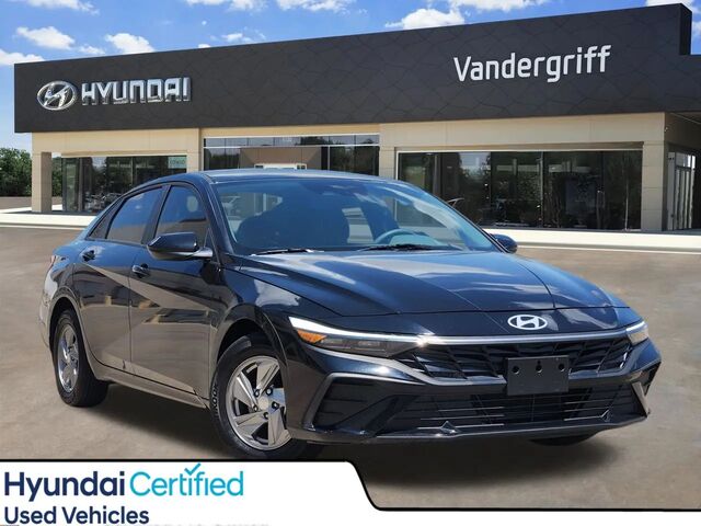 2025 Hyundai ELANTRA SE