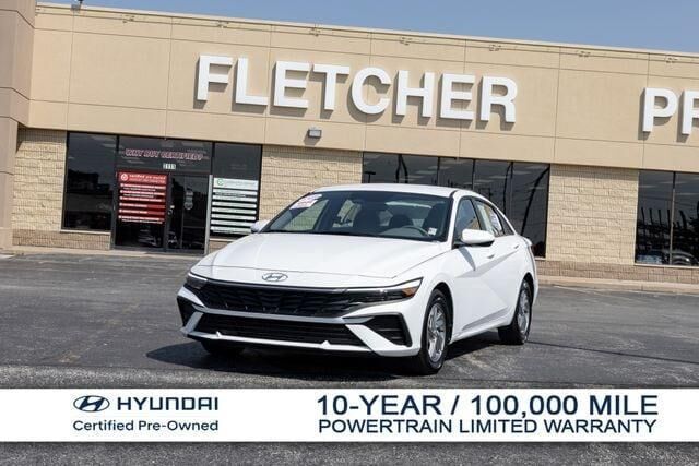 2026 Hyundai ELANTRA SE
