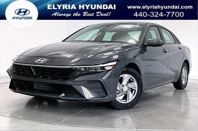 2024 Hyundai ELANTRA SE
