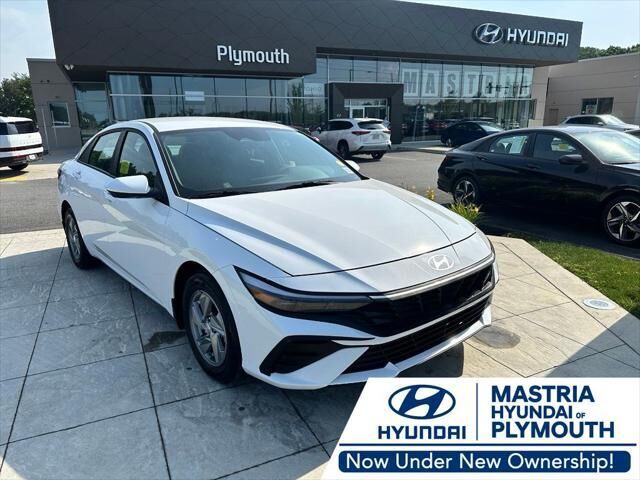 2024 Hyundai ELANTRA SE