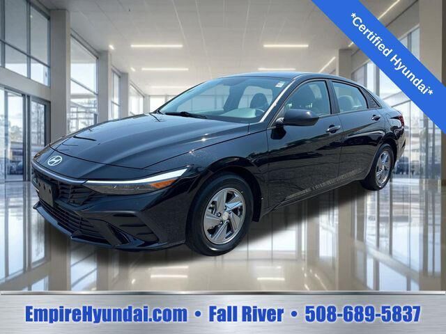 2024 Hyundai ELANTRA SE