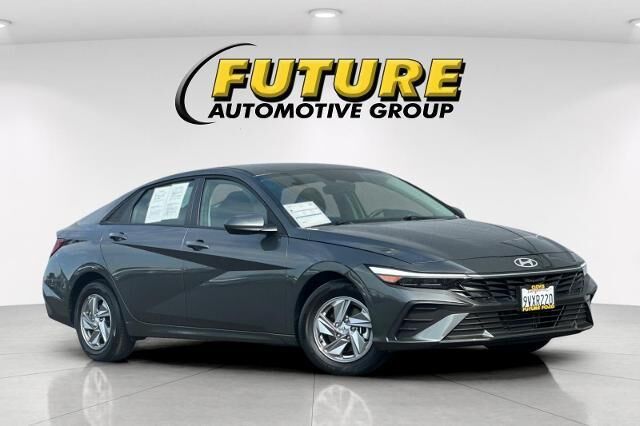 2025 Hyundai ELANTRA SE