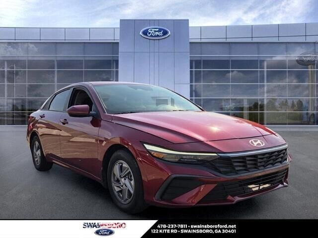 2025 Hyundai ELANTRA SE